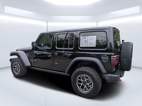 Used 2025 Jeep Wrangler Unlimited Rubicon w/ Convenience Group AWD/4WD image 5