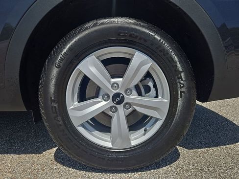 Used 2025 Kia Sorento LX FWD image 28