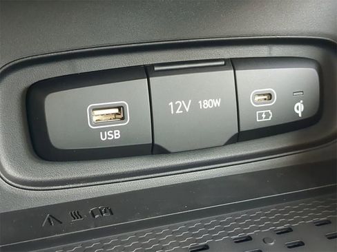 New 2025 Hyundai Venue Limited image 27