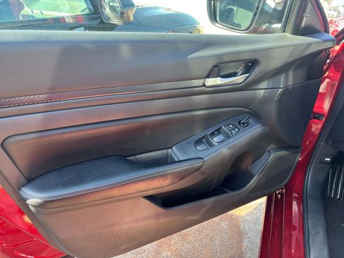 Used 2025 Nissan Altima 2.5 SV image 18