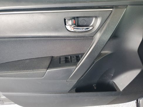 Used 2018 Toyota Corolla LE FWD image 14
