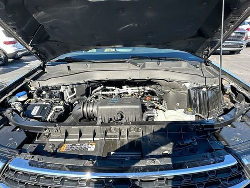 Used 2022 Ford Explorer XLT image 30
