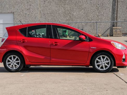 Used 2012 Toyota Prius C Four FWD image 9