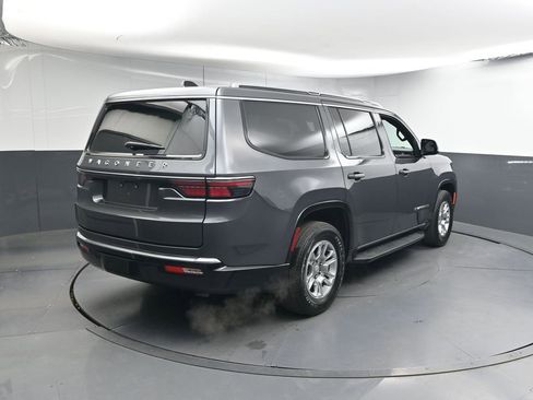 Used 2024 Jeep Wagoneer 2WD image 24