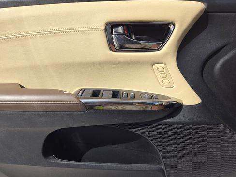 Used 2018 Toyota Avalon XLE Premium image 25