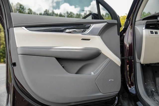 Used 2020 Cadillac XT6 Premium Luxury AWD/4WD image 48