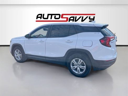 Used 2024 GMC Terrain SLE w/ LPO, Floor Liner Package image 5