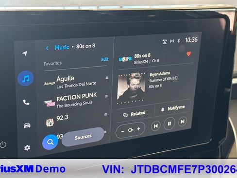 Used 2023 Toyota Corolla SE w/ SE Package image 27