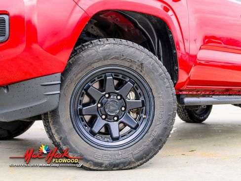 Used 2022 Toyota Tacoma SR image 2