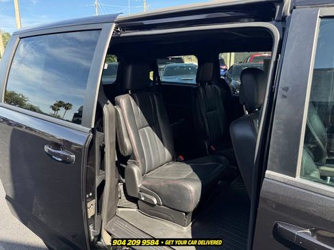 Used 2019 Dodge Grand Caravan GT FWD image 31