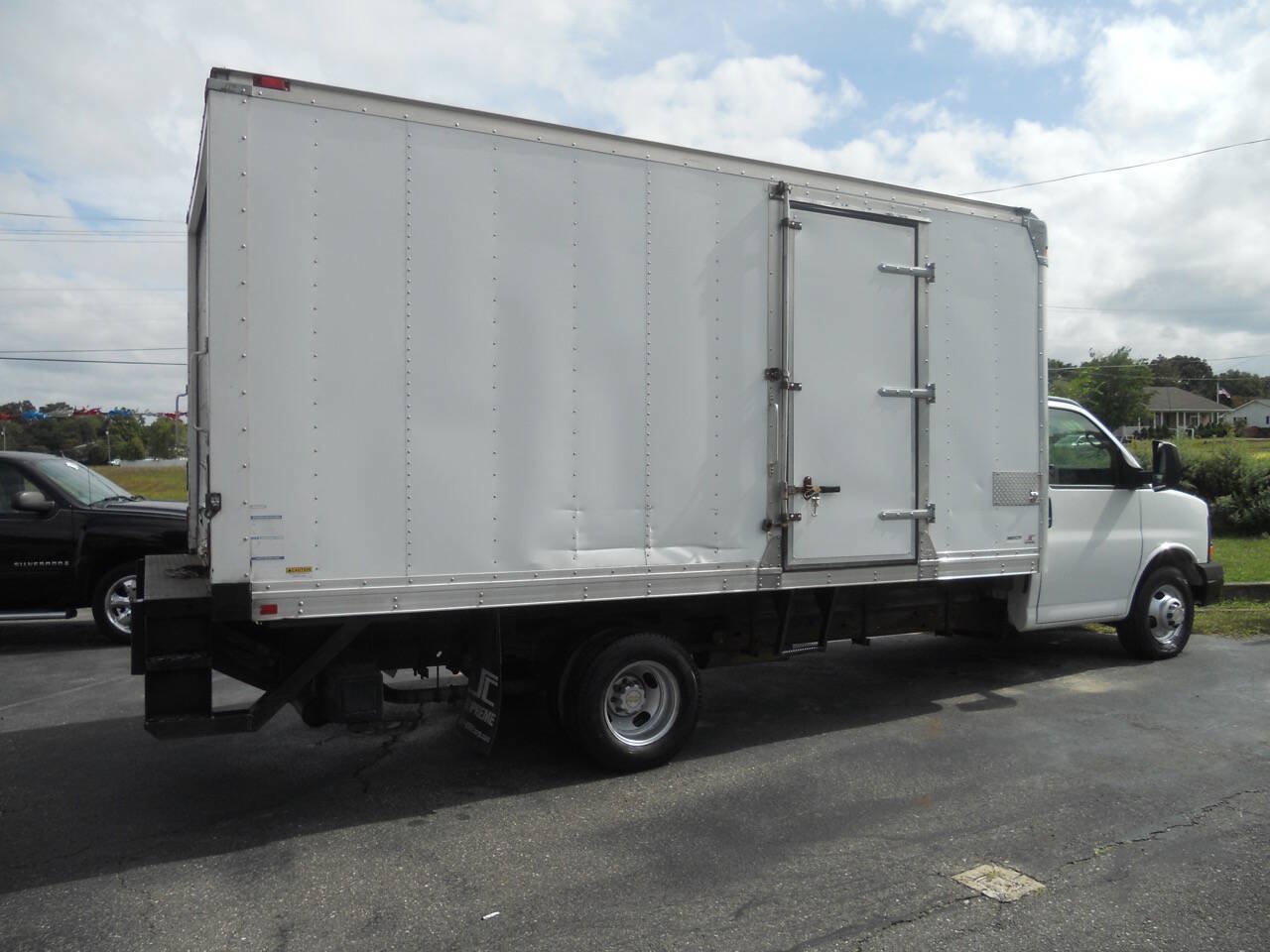 Used 2013 Chevrolet Express 3500 Extended RWD image 24