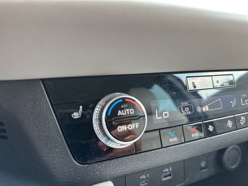 Used 2023 Mitsubishi Outlander SEL image 41