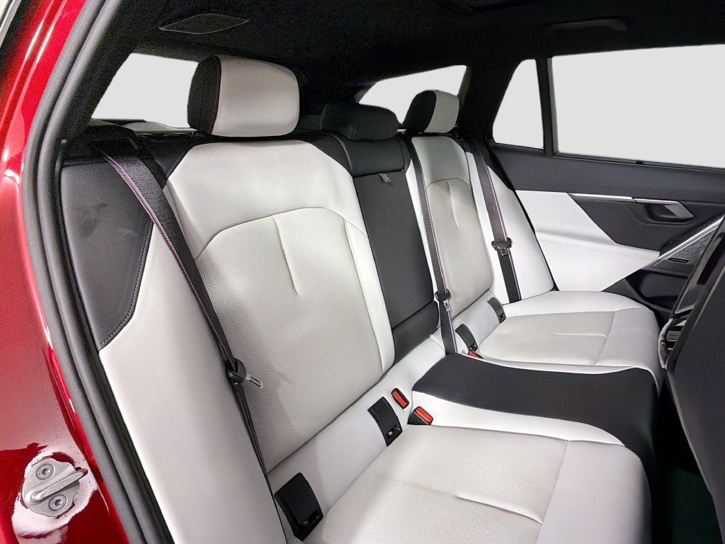 Used 2025 BMW M5 Touring AWD/4WD image 28