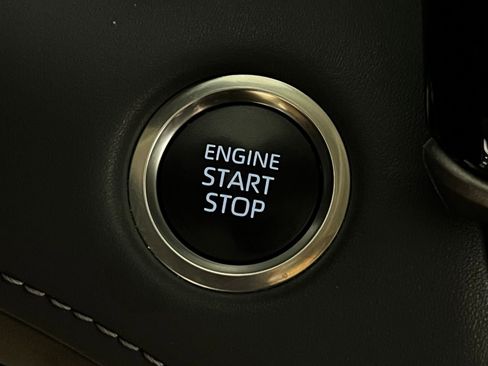 Certified 2025 Toyota Highlander XLE image 21