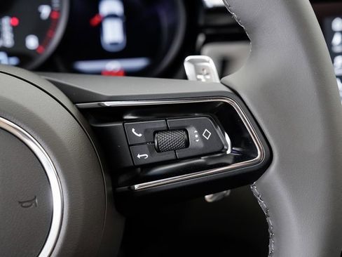 New 2025 Porsche Macan image 15