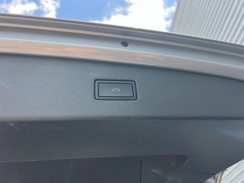 Certified 2024 Volkswagen Tiguan SE R-Line FWD image 30