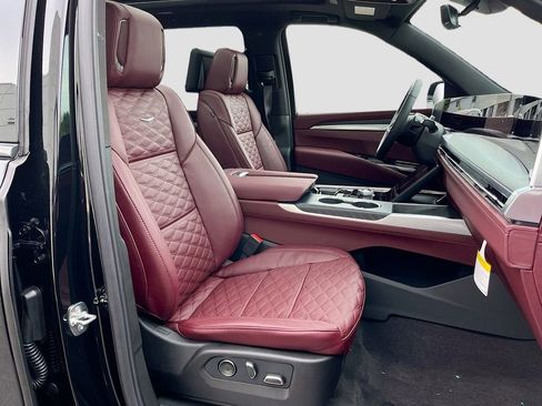 New 2026 Cadillac Escalade ESV Sport w/ Touring Package AWD/4WD image 36