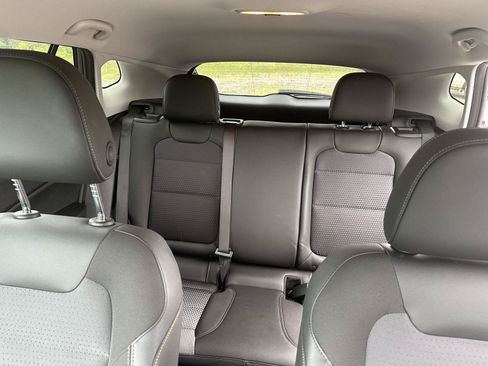 Used 2024 Chevrolet Trax LT w/ LT Convenience Package FWD image 19