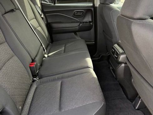 Used 2025 Honda Ridgeline Sport image 18