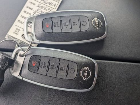 Used 2024 Nissan Rogue SV w/ SV Premium Package image 33