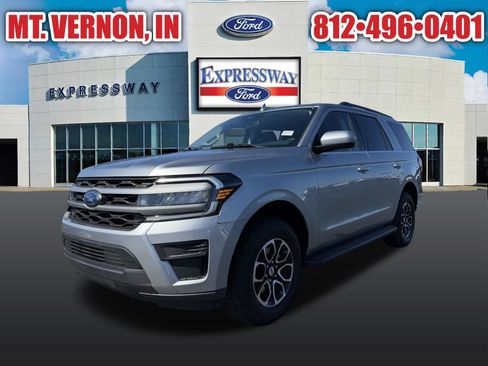 Used 2024 Ford Expedition XLT AWD/4WD image 3