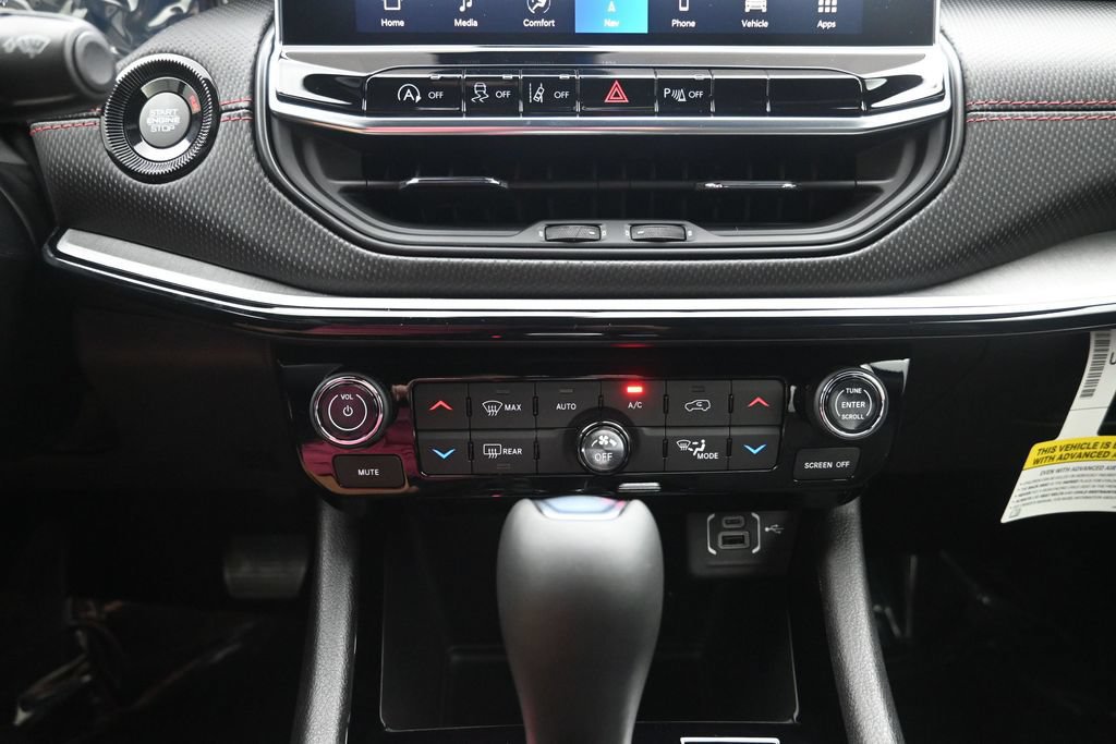 New 2026 Jeep Compass Trailhawk w/ Sun, Sound & Navigation Group AWD/4WD image 19