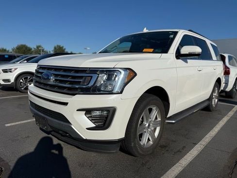 Used 2020 Ford Expedition XLT w/ Equipment Group 202A AWD/4WD image 2