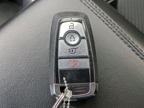 Certified 2023 Ford Explorer XLT image 32