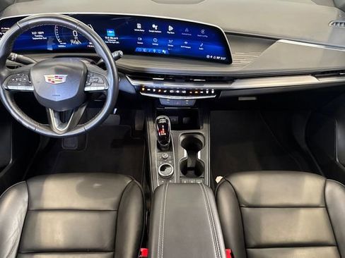 Certified 2025 Cadillac XT4 Premium Luxury image 9