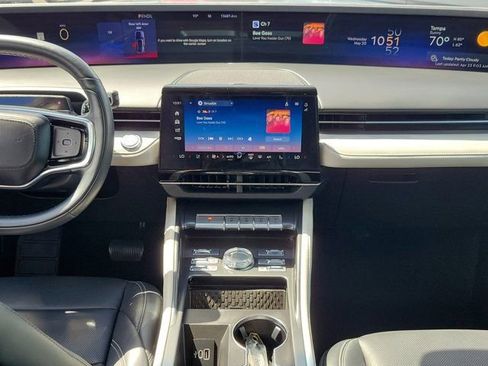 Certified 2025 Lincoln Nautilus Premier AWD/4WD image 19