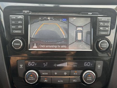 Used 2015 Nissan Rogue SV w/ SV Premium Package AWD/4WD image 10