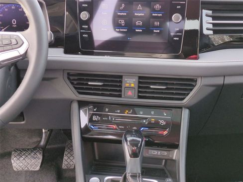 New 2026 Volkswagen Jetta SEL image 14