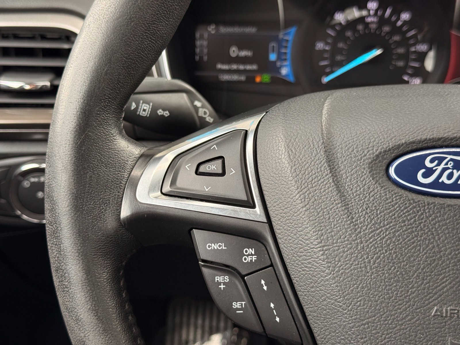 Used 2018 Ford Fusion SE w/ Equipment Group 602A FWD image 28