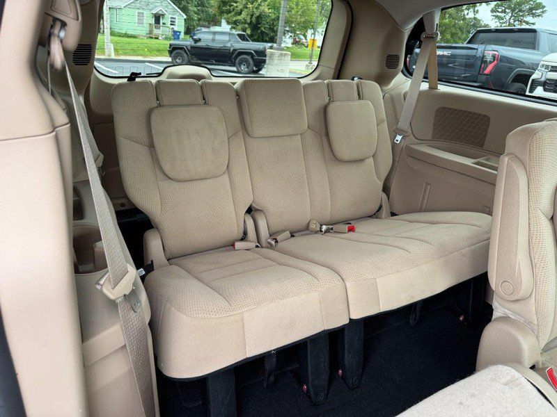 Used 2015 Dodge Grand Caravan SE w/ Quick Order Package 29E SE FWD image 11
