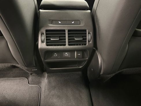 Used 2025 Land Rover Discovery Sport S image 20