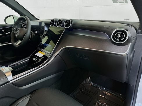 New 2025 Mercedes-Benz GLC 350e 4MATIC image 29