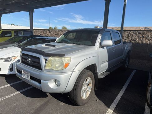 Used 2008 Toyota Tacoma PreRunner w/ TRD Sport Pkg #1 RWD image 4