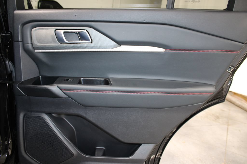 Used 2025 Ford Explorer ST-Line AWD/4WD image 28