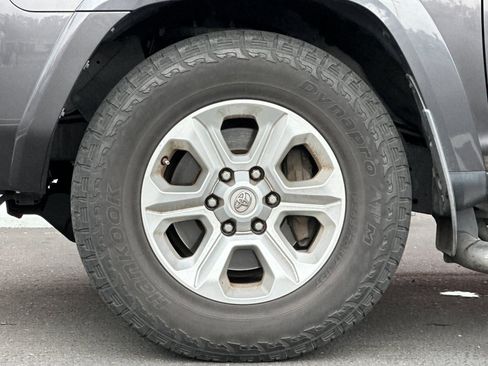 Used 2014 Toyota 4Runner SR5 image 23