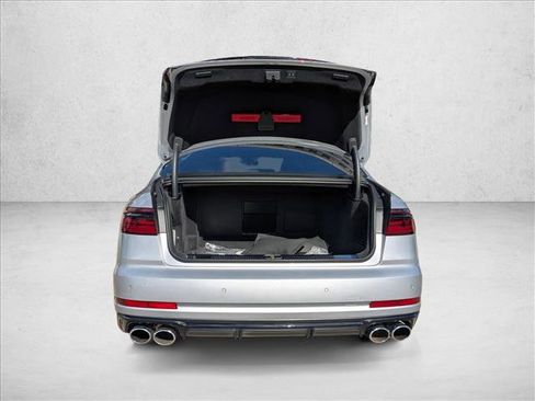 Used 2025 Audi S8 image 6