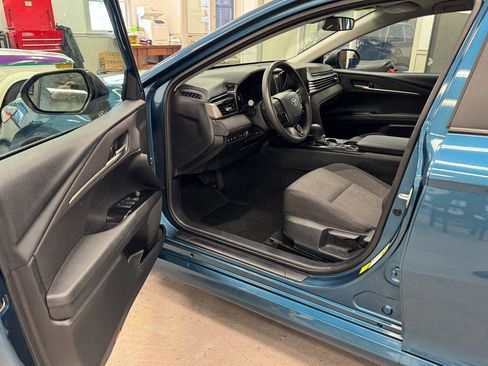 Used 2025 Toyota Camry LE image 11