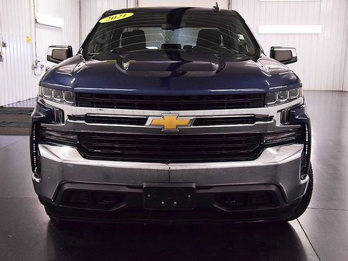Used 2021 Chevrolet Silverado 1500 LT image 2