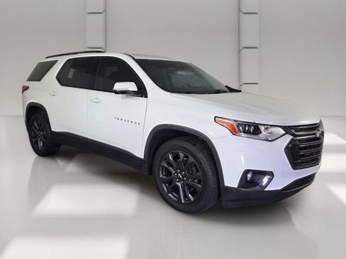 Used 2020 Chevrolet Traverse RS FWD image 2