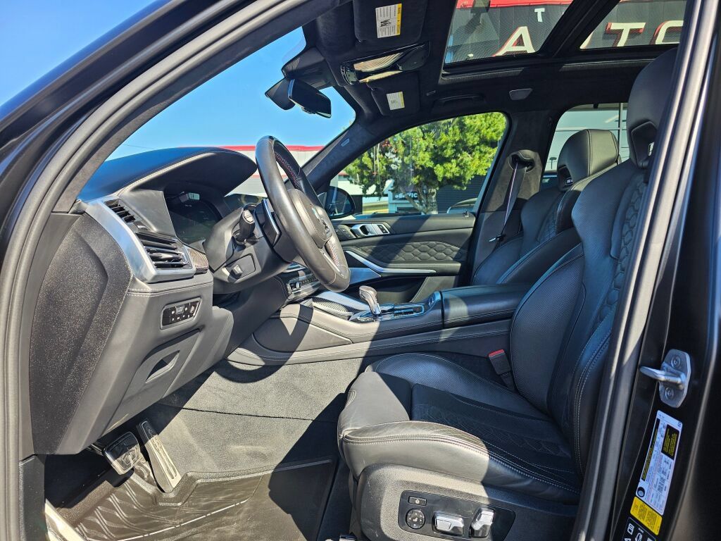 Used 2022 BMW X5 M AWD/4WD image 23