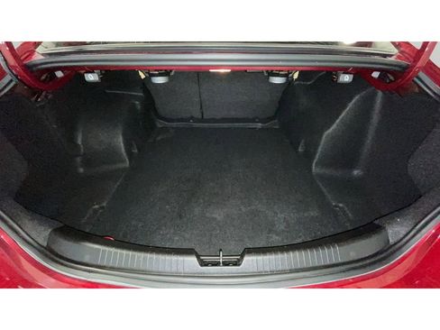 Used 2018 Chevrolet Malibu LT w/ Leather Package FWD image 17