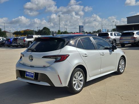 Used 2026 Toyota Corolla SE FWD image 3