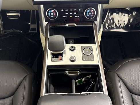 Used 2023 Land Rover Range Rover SE AWD/4WD image 17