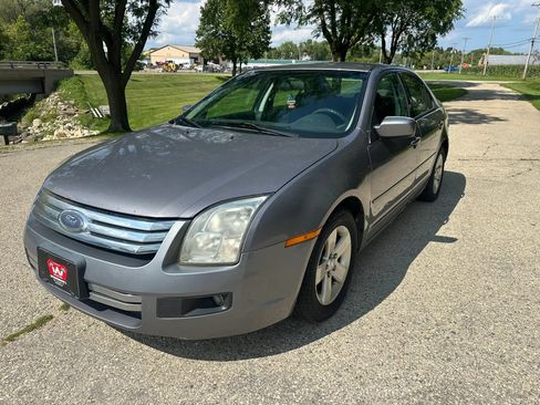 Used 2006 Ford Fusion SE FWD image 2