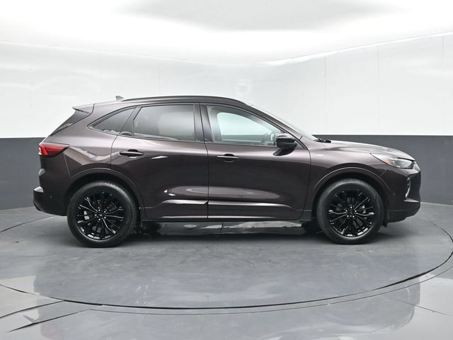 Certified 2023 Ford Escape ST-Line Elite w/ Premium Technology Package AWD/4WD image 9