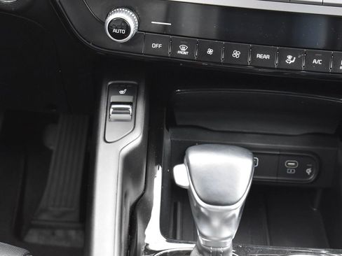 Certified 2025 Kia Telluride S image 22